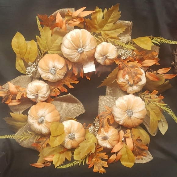 The Farmhouse Rachel Ashwell NWT Pumpkins Fall Leaves Light-up Wreath - Picture 1 of 7